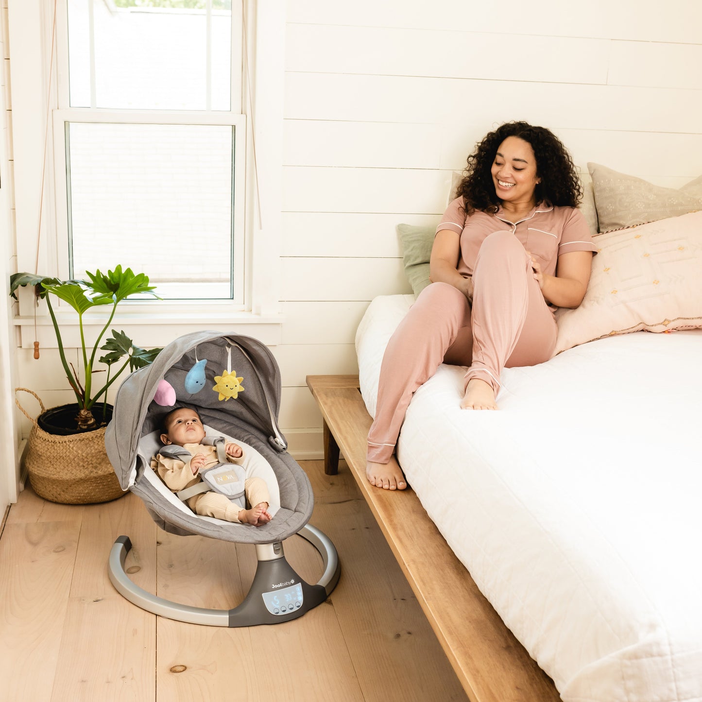 Nova Signature Baby Swing
