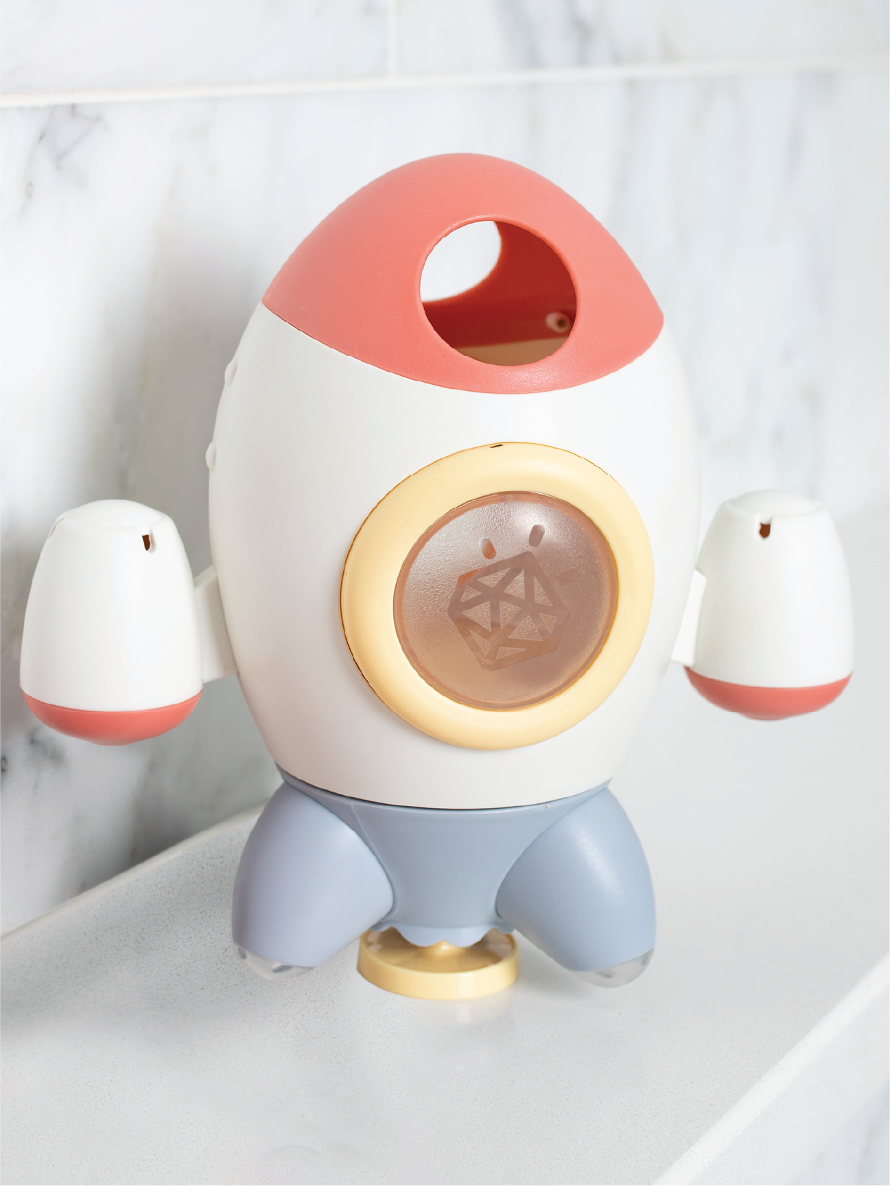 Blast Off! Rocket Sprinkler Bath Toy
