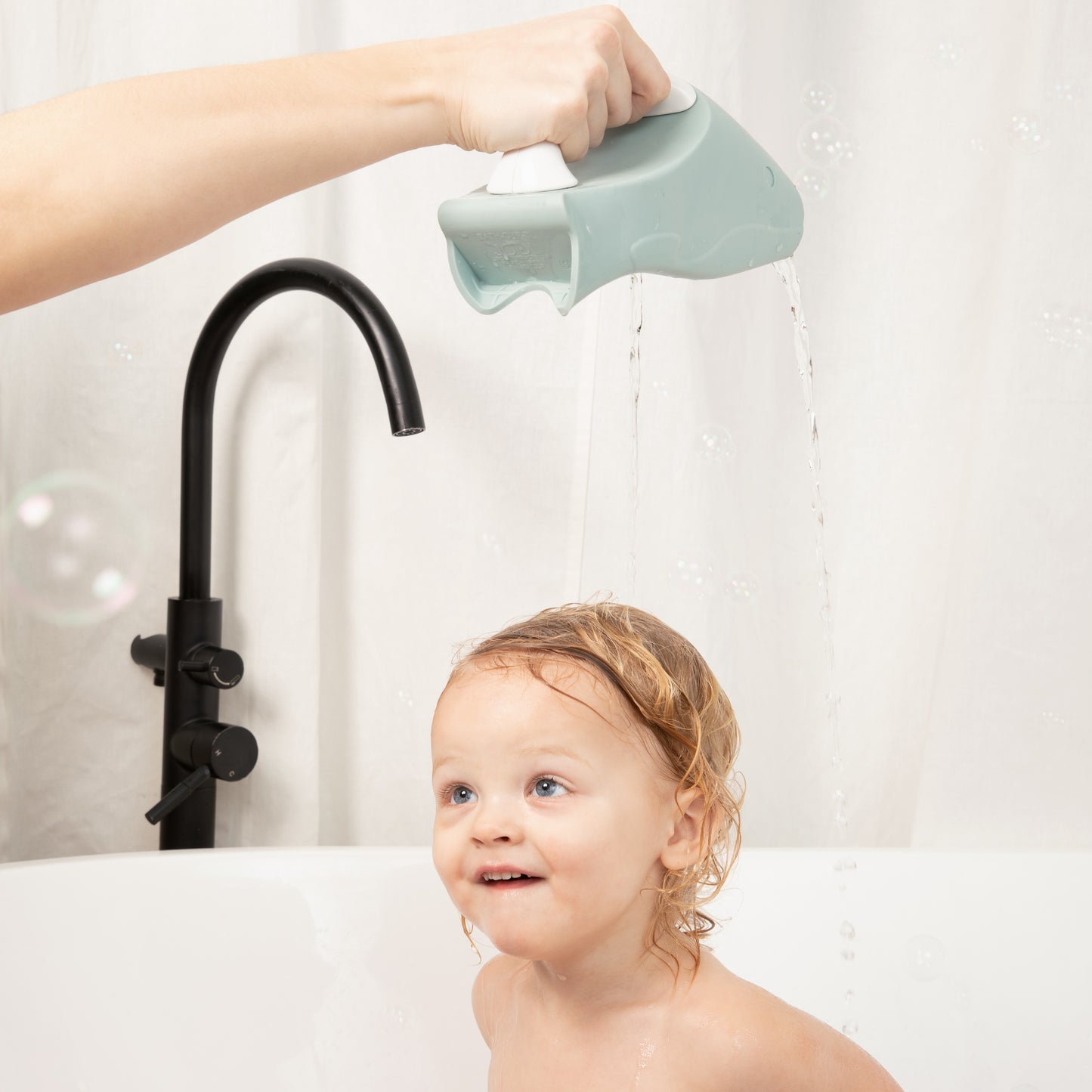 Dolphin Bath Rinser Cup - Blue