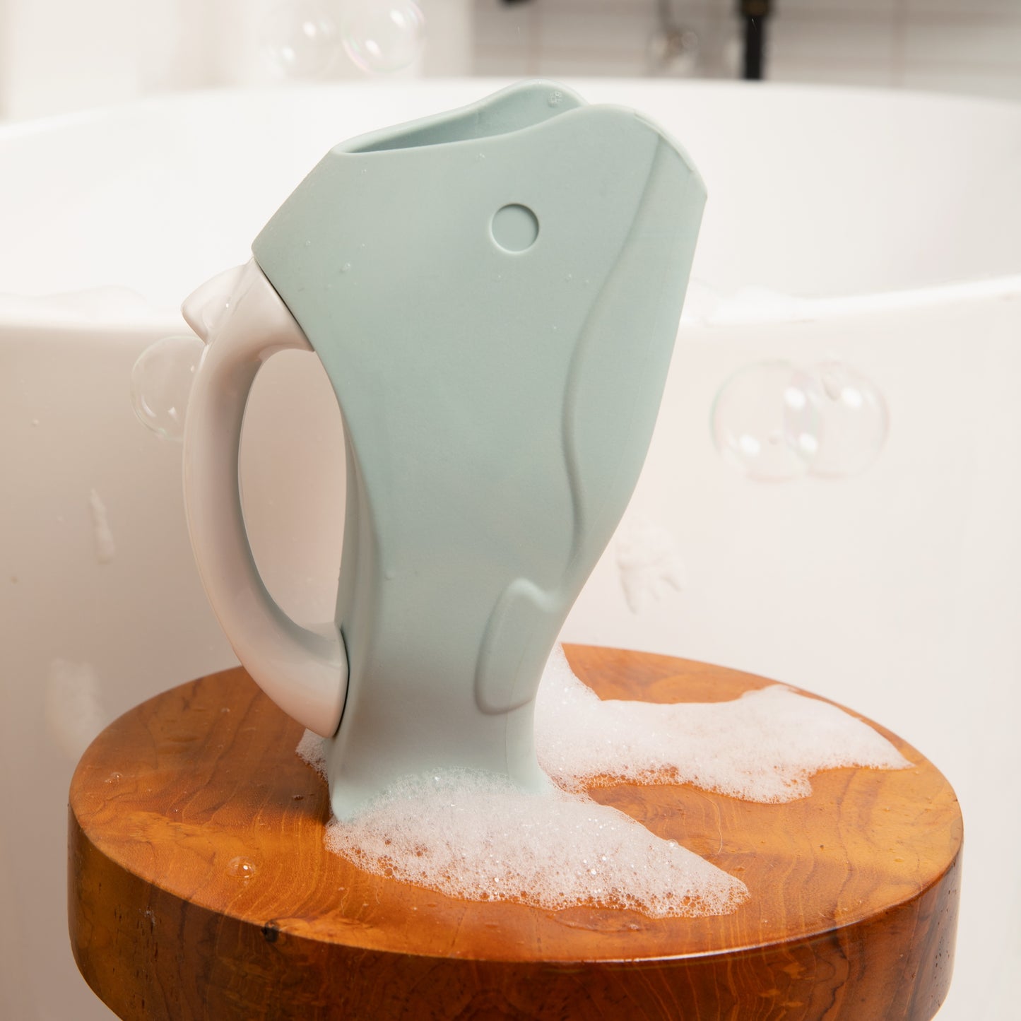 Dolphin Bath Rinser Cup - Blue