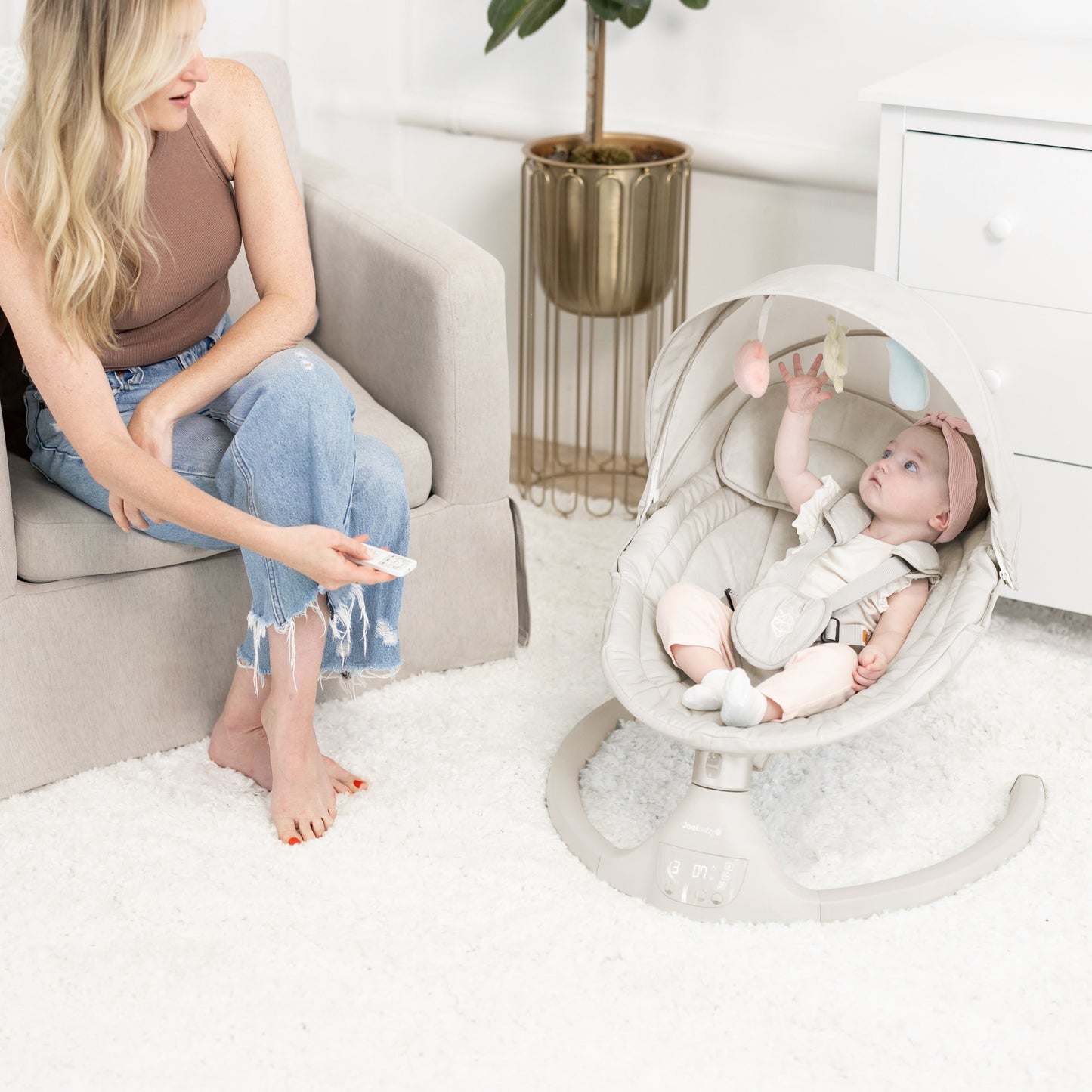 Nova Signature Baby Swing