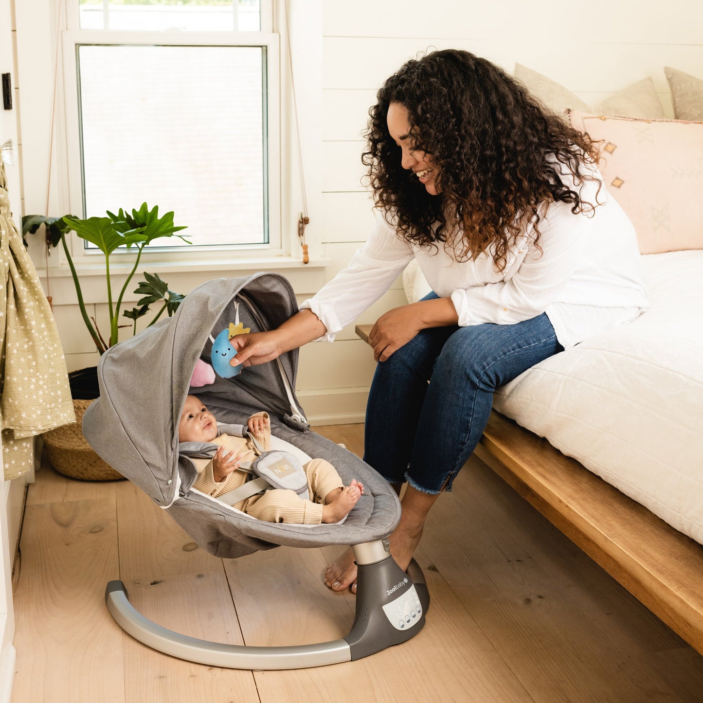 Nova Signature Baby Swing