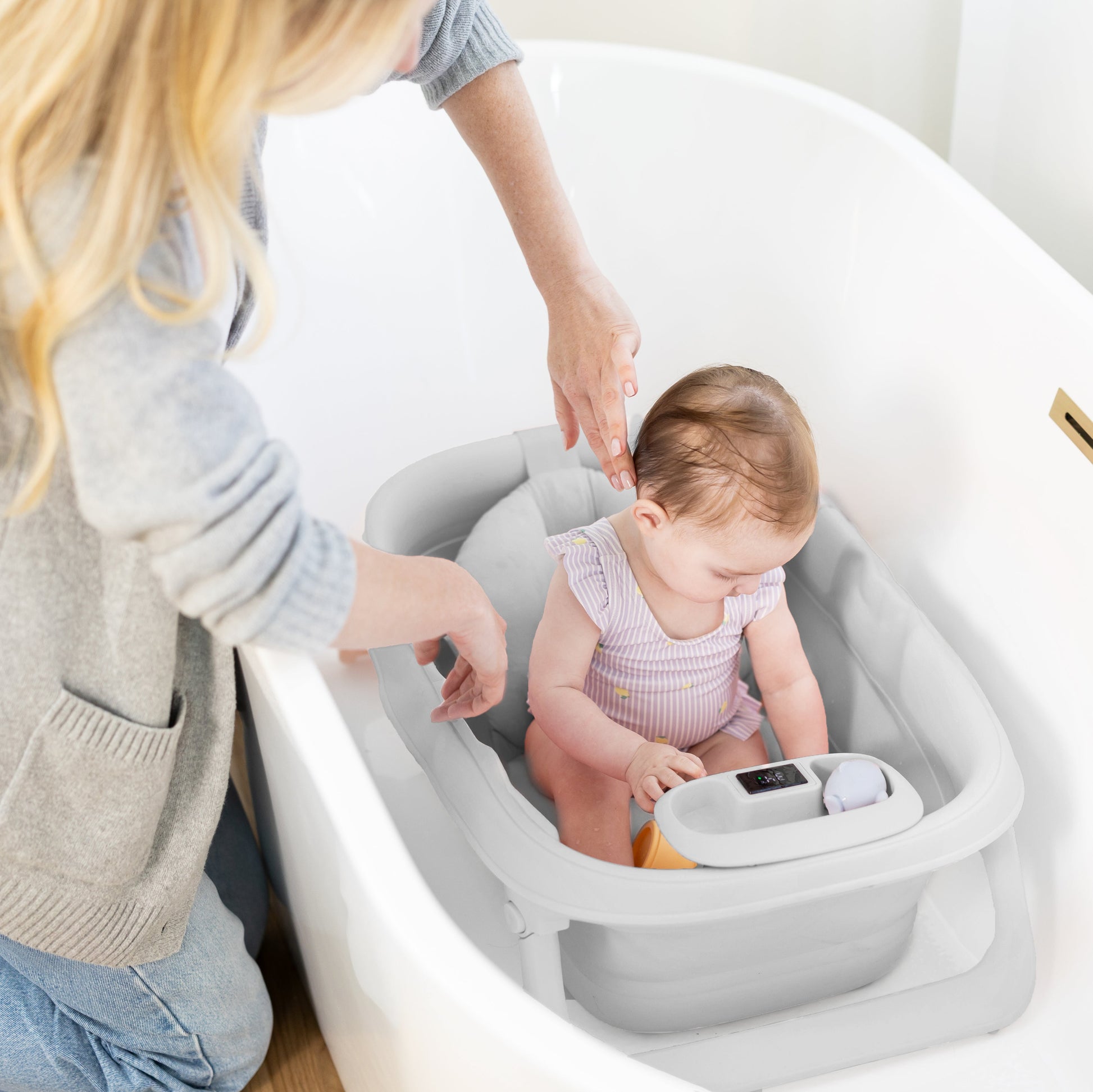 summer infant folding bath tub Jool Baby Fold n Store Baby Bathtub 3 Stage Collapsible Bather for Easy Storage, Portable for Travel Built-in Thermometer (Oatmeal)